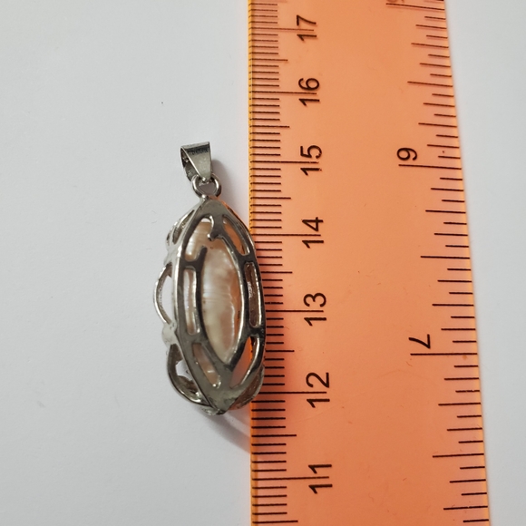 Enigmatic Trapped Pearl Rose Pendant - Picture 3 of 4